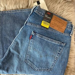 NWT Levi Straight Leg Jeans